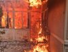 Incendiu puternic la Bârlad. O casă a fost cuprinsă de flăcări, pompierii au intervenit cu două autospeciale – stiriest.ro