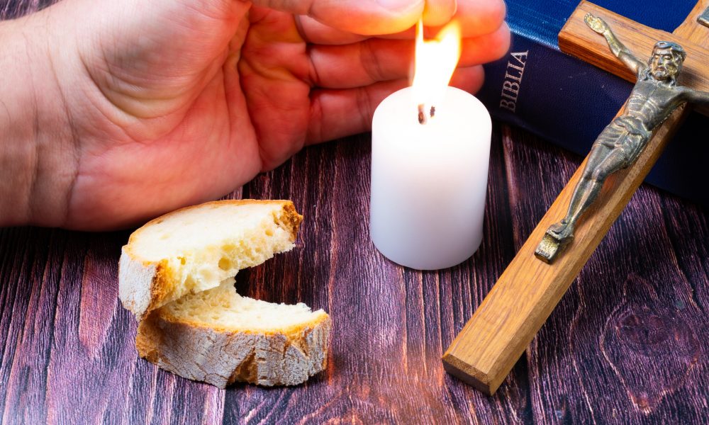 Mulți credincioși încalcă regula din Săptămâna Albă. Ce NU ai voie să mănânci înainte de Postul Paștelui – stiriest.ro