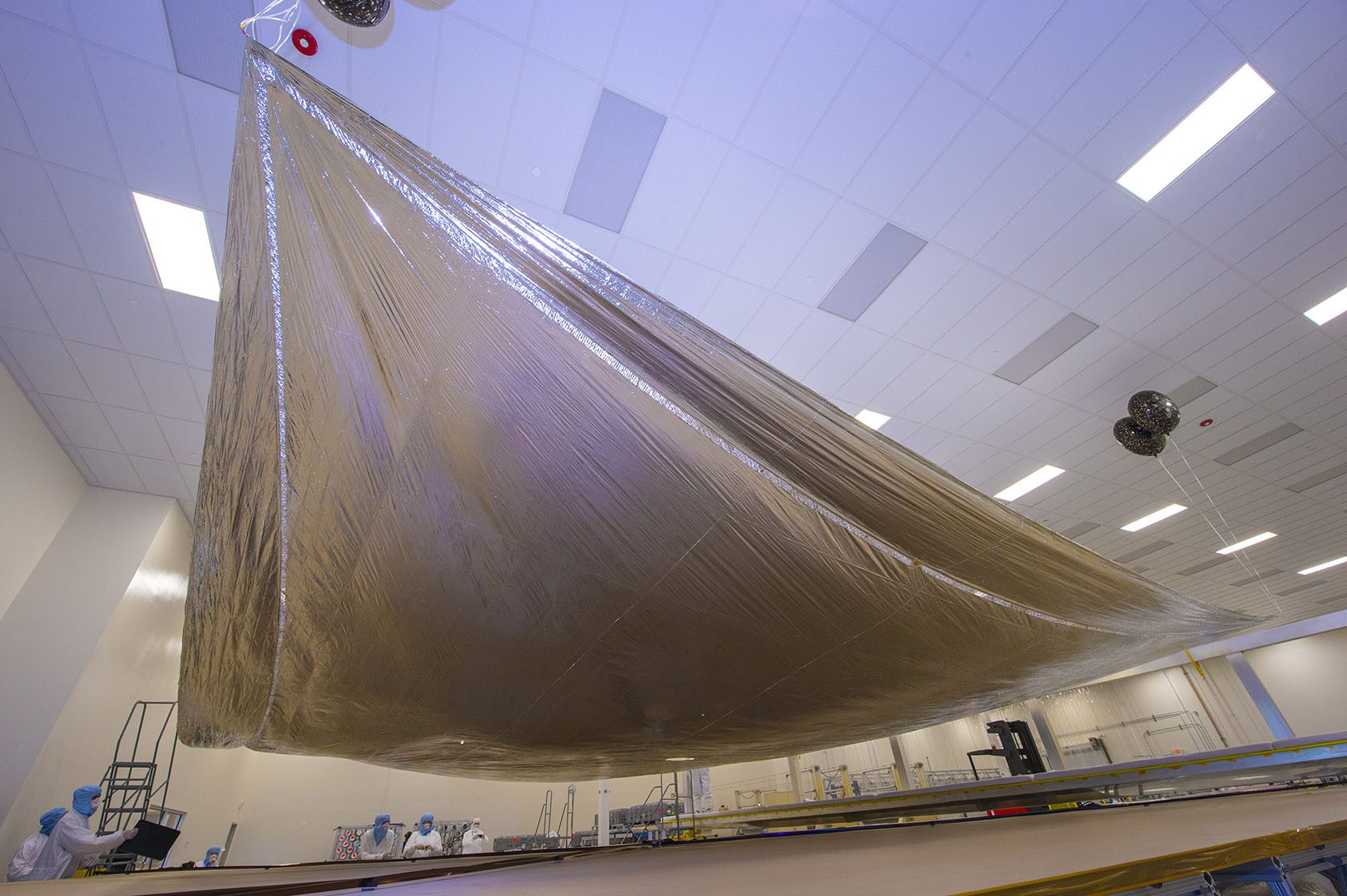 Vela solara nea_scout_sail_fully_deployed