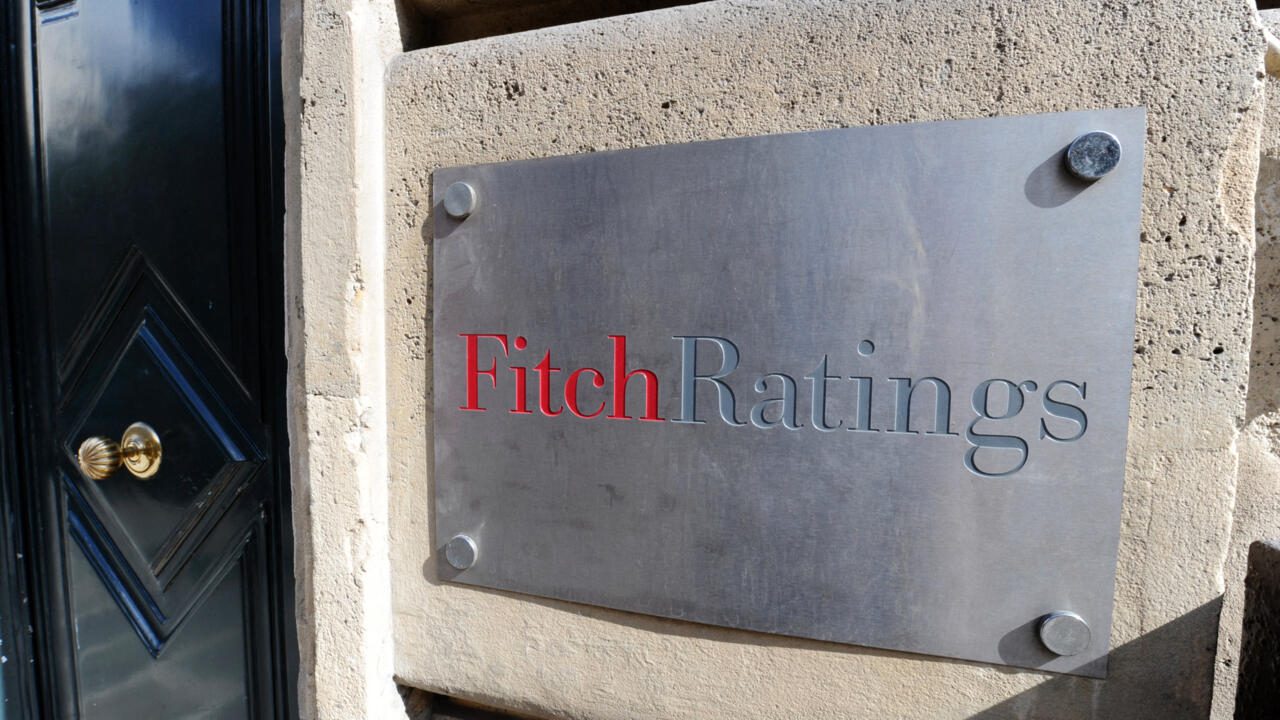 Fitch agency cuts France’s debt rating to 'AA-', revises up outlook to stable