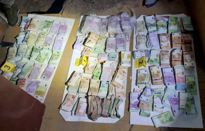 Cei mai mari stăpâni ai drogurilor din Balcani au fost arestați după o anchetă asupra telefoanelor criptate