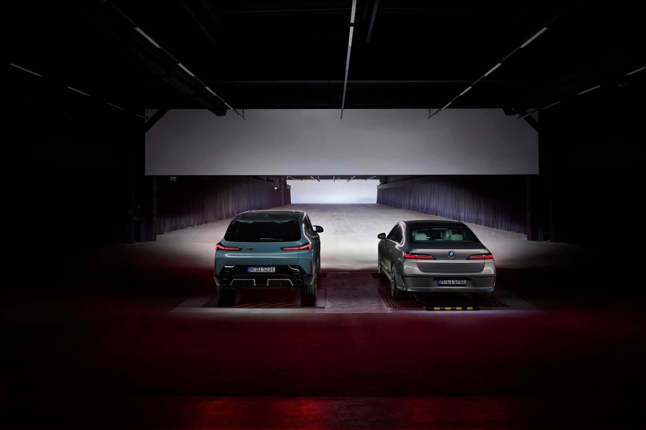 BMW Group pune în funcțiune un nou tunel pentru testarea farurilor și a iluminatului exterior