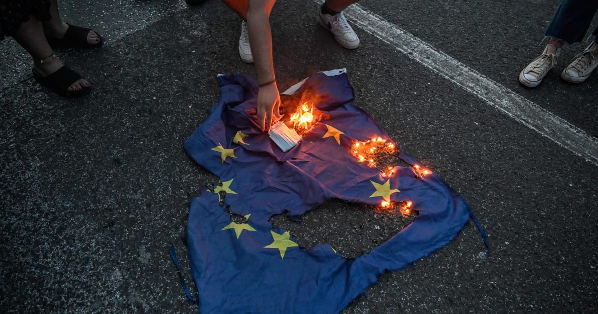 UE emite un răspuns mut la naufragiul migranților greci – POLITICO