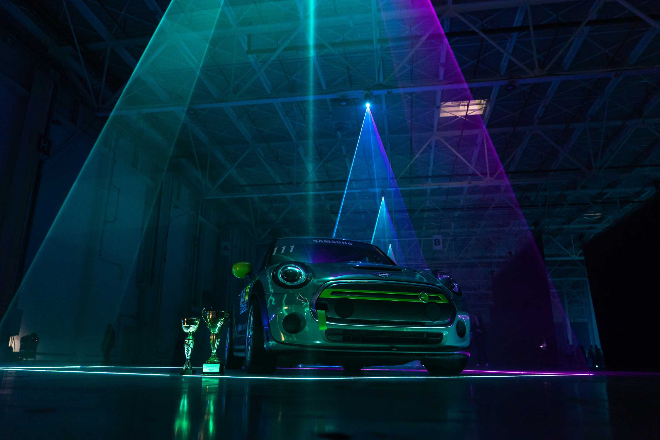 performanță la nivelul mașinilor de curse cu motoare pe benzină în pregătirea fabricii