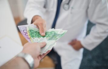 3 medici mita spital marius nasta stiridinromania.ro