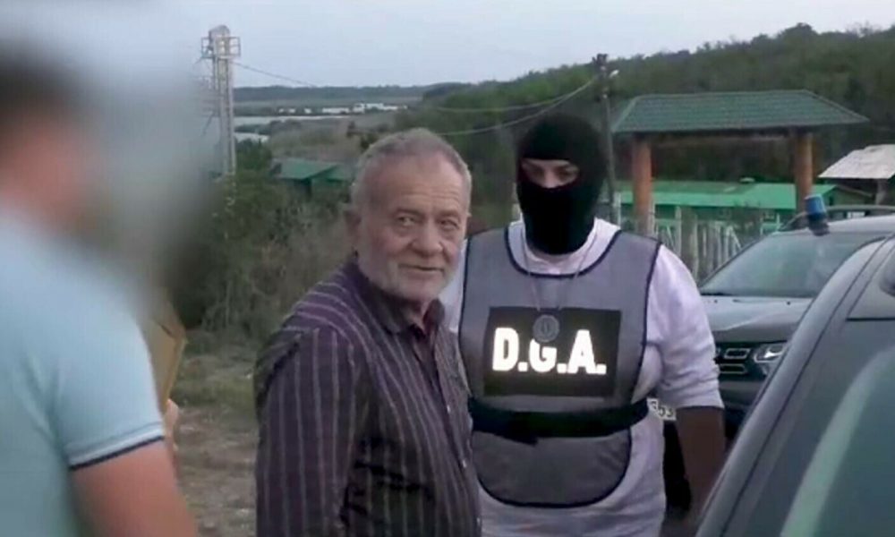“Sunt economiile mele”, a răspunsul el, întrebat de unde provin banii
