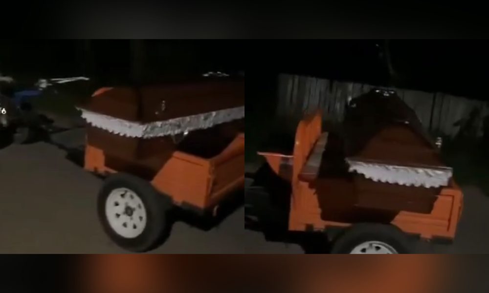 Un bărbat și-a omorât unchiul, l-a pus într-un sicriu și l-a dus la poarta preotului din sat să-l îngroape