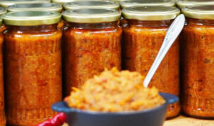 Duel între scriitorii şi jurnaliştii din Timişoara! Cele două tabere se vor întrece în a pregăti cea mai gustoasă zacuscă