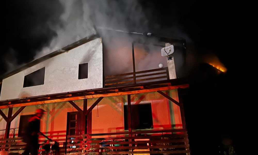 Eforturile pompierilor au limitat pierderile- FOTO