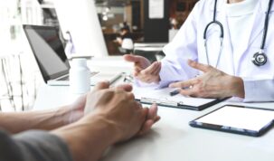 40% dintre medicii de familie din județul Vaslui au vârsta pensionării. ”Dacă ar ieşi mâine la pensie, ar fi o situaţie destul de gravă”