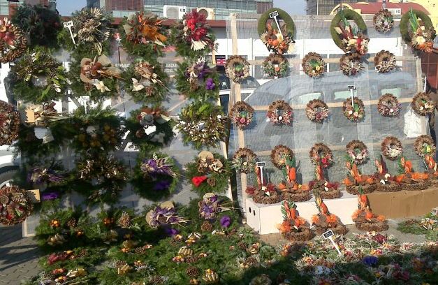 Vrei să vinzi candele și coronițe de Ziua Morților, la Timișoara? Uite ce trebuie să faci!