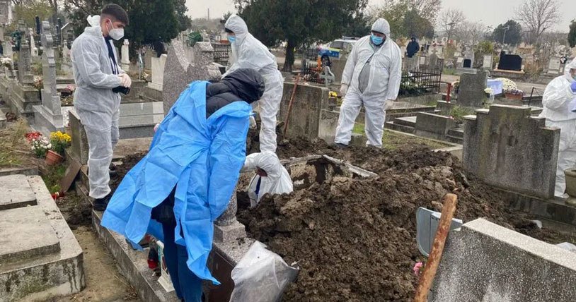 Caz uluitor post-pandemie! Cadavrul unei profesoare a fost deshumat, pentru că familia vrea să afle dacă decesul a fost cauzat de COVID-19