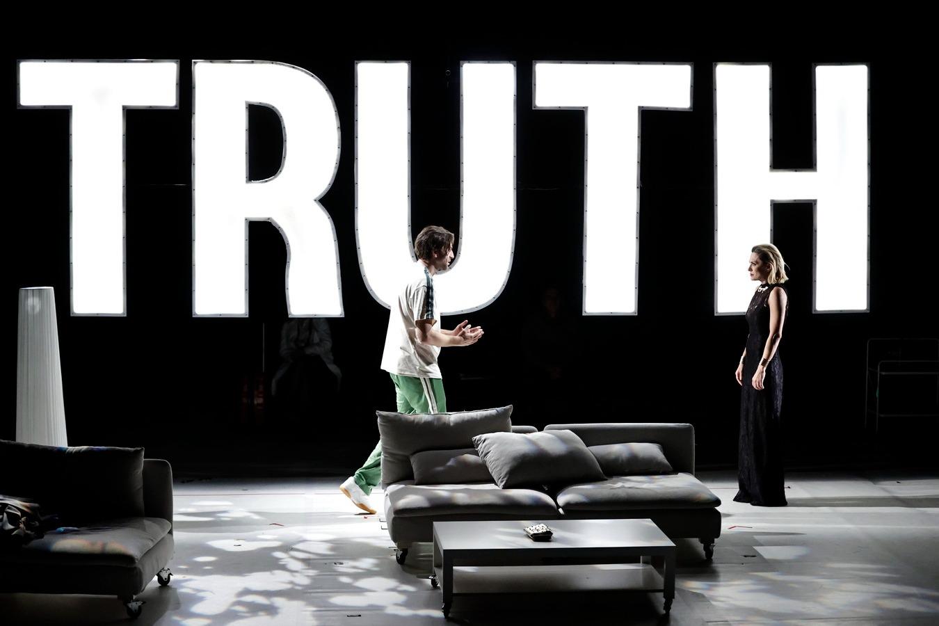 O nouă premieră la Teatrul Național Timișoara: Adevărul de Florian Zeller!