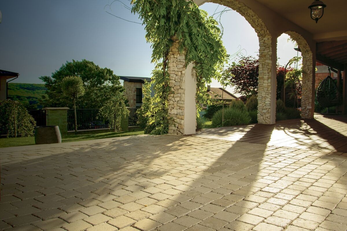 Sfaturi pentru decorarea grădinii cu un buget redus