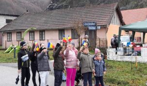 Ziua Națională a României, sărbătorită de sute de persoane, la Nădrag