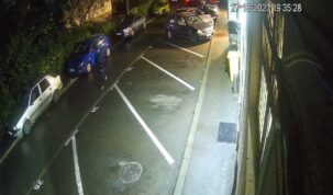 Tată şi fiu, înjunghiaţi în plină stradă! Poliţia cere ajutorul cetăţenilor, pentru identificarea agresorului – VIDEO