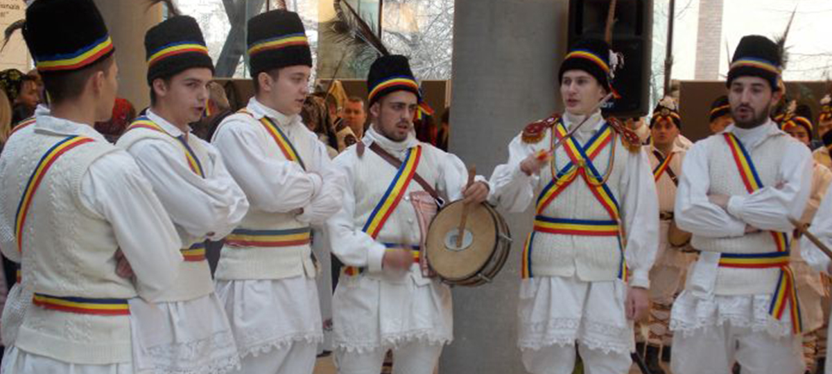 Colindăm Domnului Bunu’! Spectacole de colinde susținute de interpreți de renumiți și dubași, la Făget și Povergina