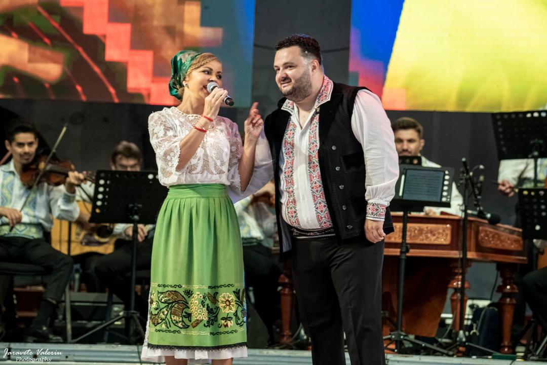 Irimică, Liliana Laichici, Adrian Stanca, și mulți alții, împreună cu Ansamblul Banatul, aduc timișorenilor ”Cântec de sărbătoare”! Invitați speciali: Taraful Rutenilor și Carmen Chindriș