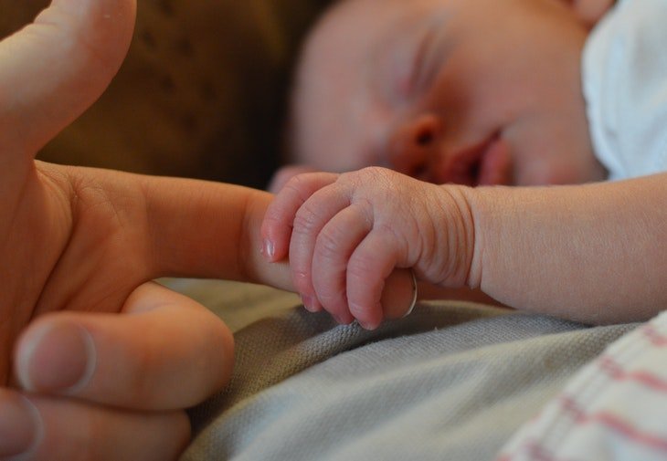 E băiețel! Albert Toader, primul născut al anului 2024 la maternitatea spitalului lugojean