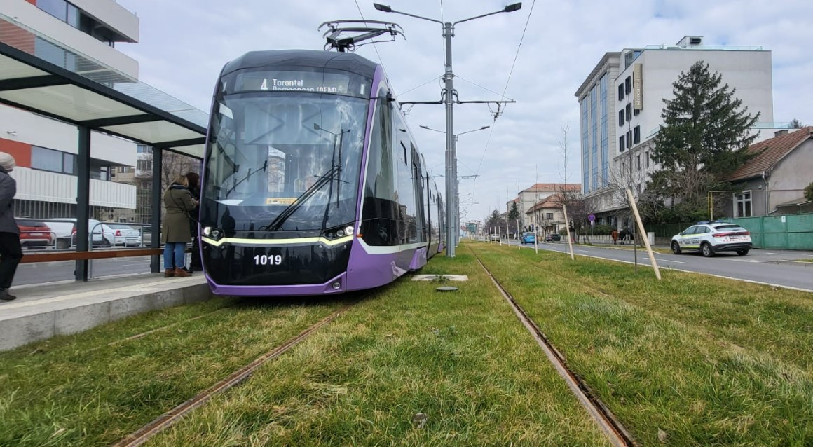 FOTO S-a reluat circulaţia tramvaielor pe bulevardul Cetăţii! Lucrările au fost finalizate