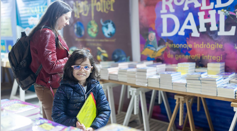 Bookfest și-a deschis porțile, din nou, la Timișoara! Elevii vor avea ocazia să îi întâlnească pe cunoscuții scriitori, Ioana Pârvulescu, Gabriel Liiceanu și Radu Paraschivescu