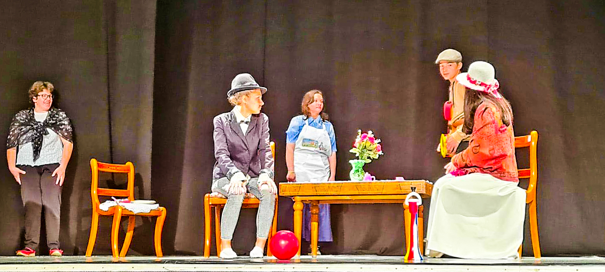 Emoție, bucurie, culoare! C.Ș.E.I. ”Alexandru Roșca” a organizat la Lugoj Festivalul de Teatru ”Arlechino”