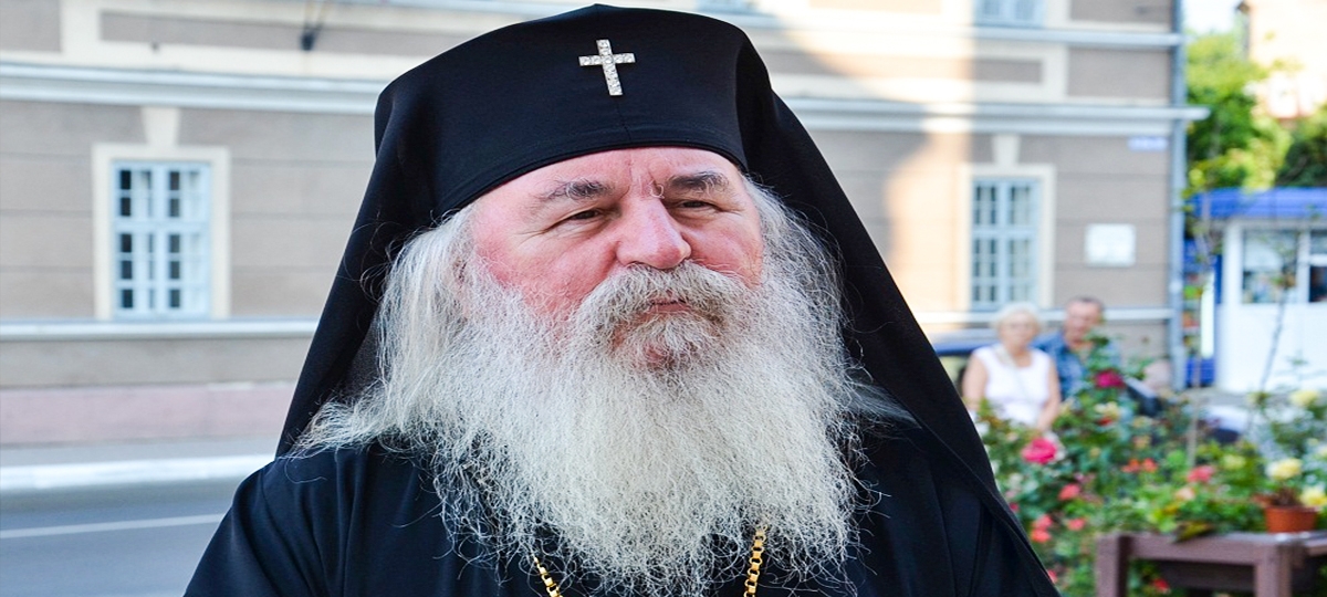 Mare sărbătoare! ÎPS Ioan, mitropolitul Banatului, sfințește Biserica de la Pietroasa de lângă Făget, de Sfinții Apostoli Petru și Pavel
