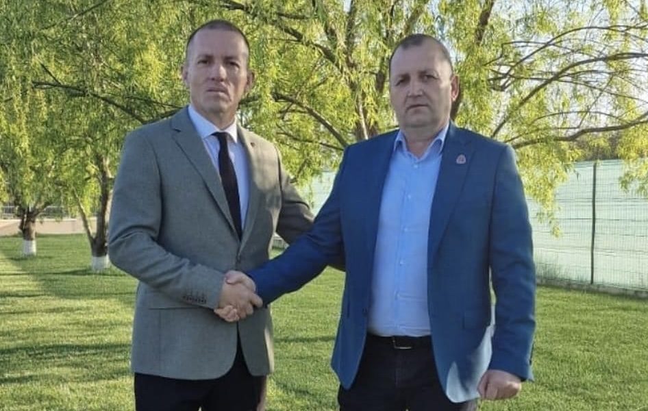 La Fălciu, doi frați s-au pus în slujba semenilor, sprijină comunitatea și vor să dezvolte comuna