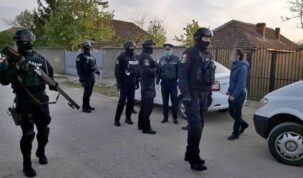 Individ violent reținut după agresiune asupra iubitei. Copiii internați în spital