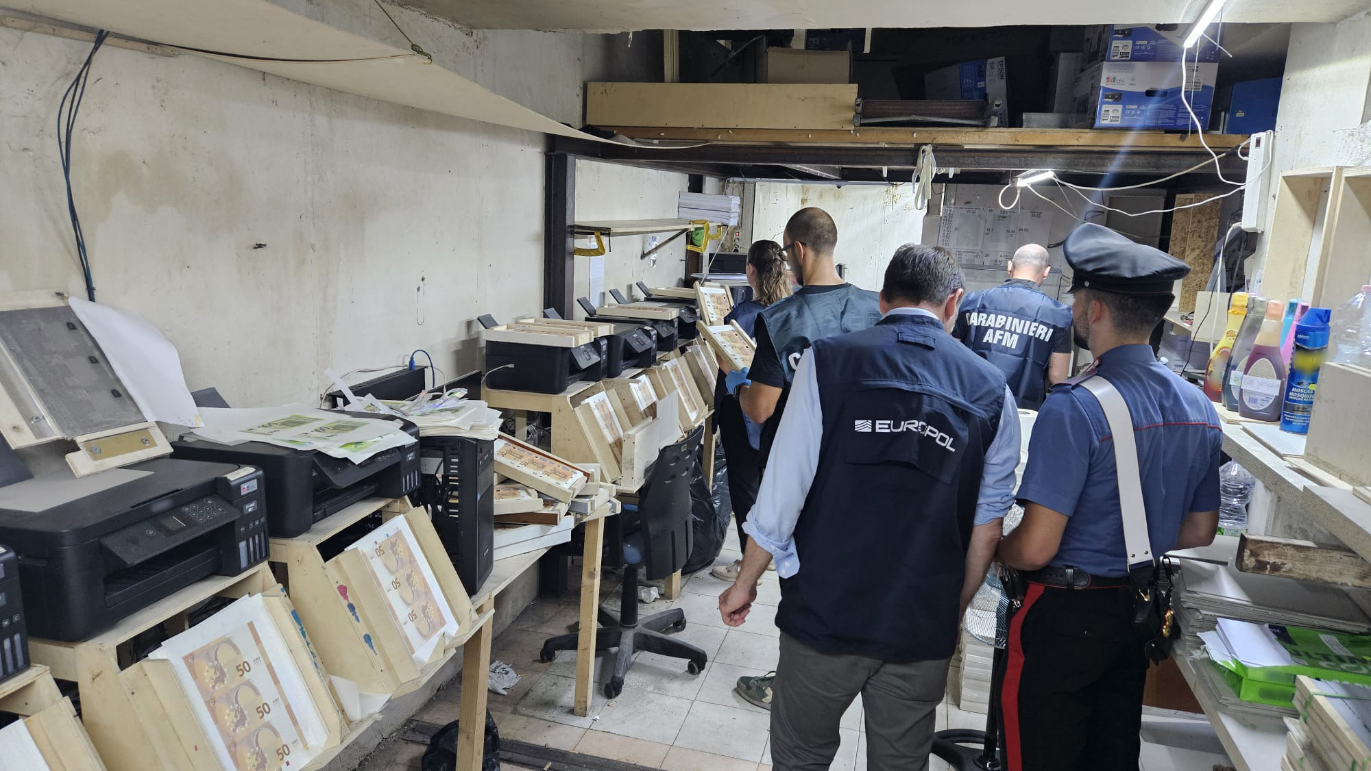 Euro forger who produced EUR 11 million in fake bills arrested in Italy