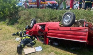 Accident rutier pe DN 24! Un bărbat a fost prins sub un autoturism răsturnat- FOTO