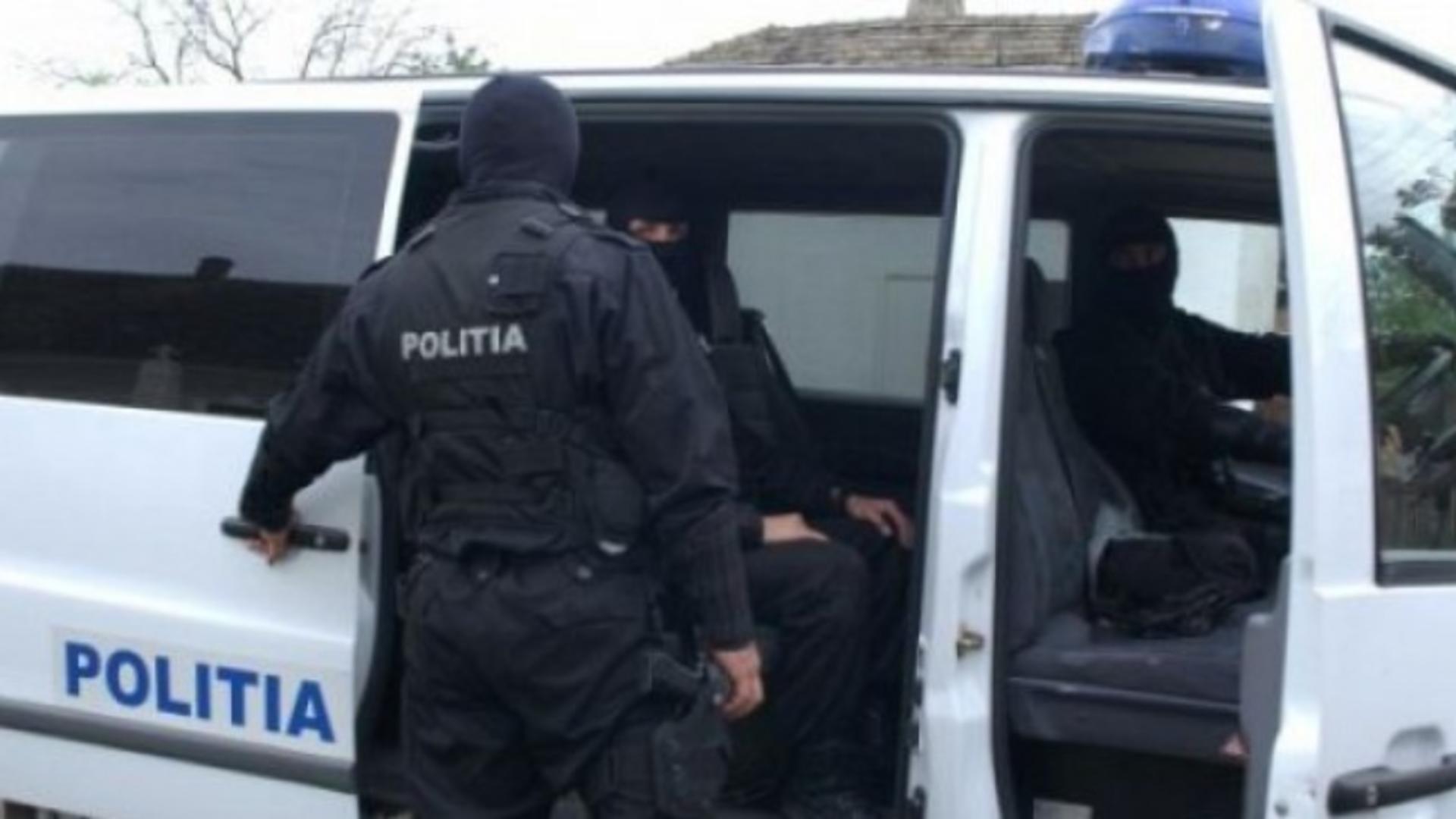 Percheziții la Spitalul Municipal din Timișoara! Medic oncolog, prins cu șpagă!