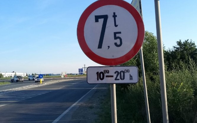 Canicula dă peste cap traficul rutier! De astăzi sunt noi restricţii de circulaţie pe drumurile judeţene! 