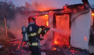Bărbat rănit într-un incendiu produs la o locuinţă din Mălăieşti