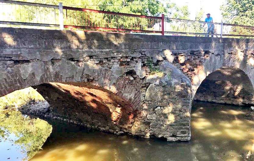 Scut împotriva demolării podului de la Găvojdia! Obiectivul ar fi unul de importanță istorică cu o vechime de 180 de ani și nu de 85, așa cum reiese din SF!