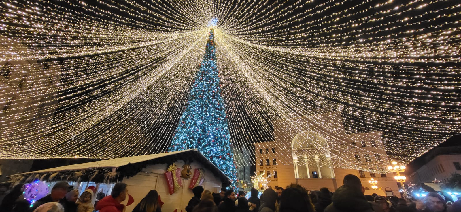 Pregătirile pentru Târgul de Crăciun din Timișoara, în plină desfășurare! Sunt ultimele zile în care se pot înscrie comercianții