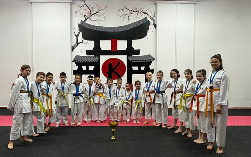 Rezultate uimitoare pentru sportivii de la clubul K-ZE Karate, din Timișoara! Au obținut 45 de medalii la Campionatul Național de Karate IKU
