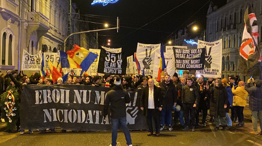 FOTO/VIDEO ”Cine uită e complice!” Marșul Eroilor, pe străzile Timișoarei! Omagiul adus celor care au căzut în Decembrie ’89!