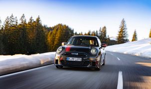 MINI John Cooper cu accesorii originale