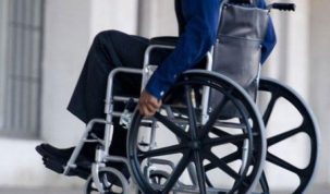 Falși ologi, ridicați de polițiștii timișeni! Oamenii legii au descoperit o adevărată rețea care făcea mii de euro pe zi, apelând la mila oamenilor!