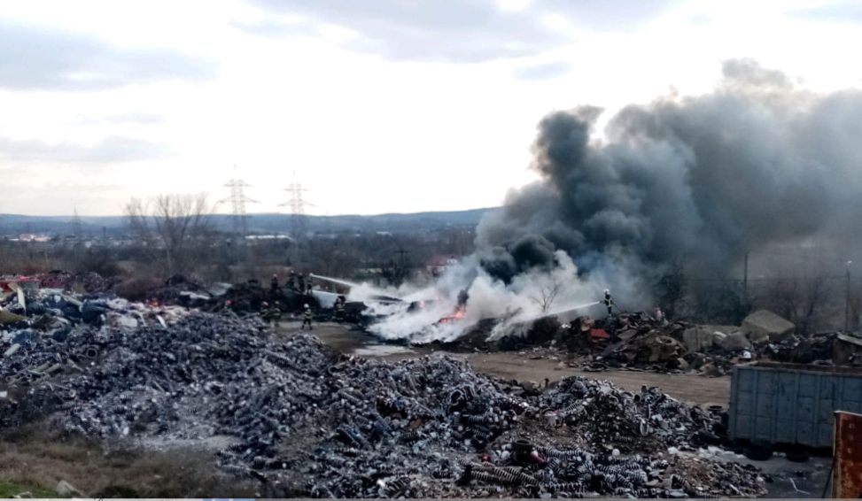 Garda de Mediu va aplica 100.000 de lei amendă după incendiul de la Remat
