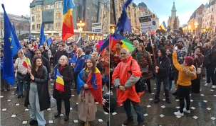 Sute de timișoreni, adunați în Piața Operei! Au scandat „România, nu uita, Europa-i casa ta”