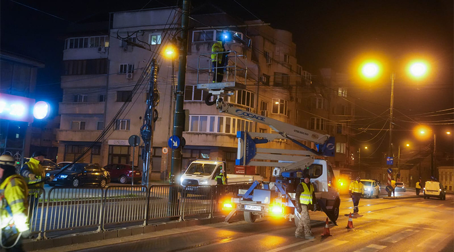 Haos la Casa de Pensii Timiș! Activitatea este blocată, după ce Primăria a tăiat cablurile ilegale din zonă, iar instituția a rămas fără internet