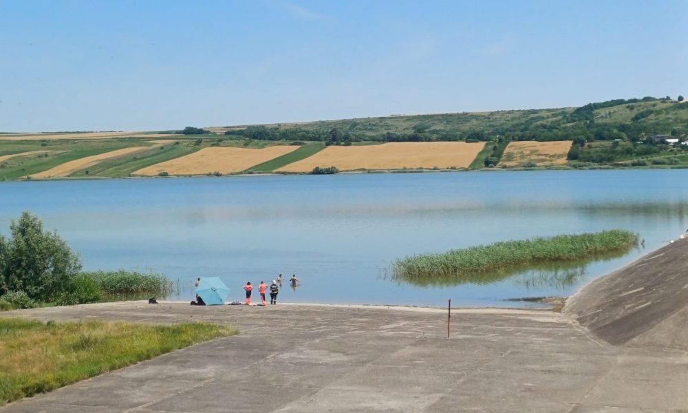 tânăr de 26 de ani, înecat într-un iaz- FOTO – stiriest.ro