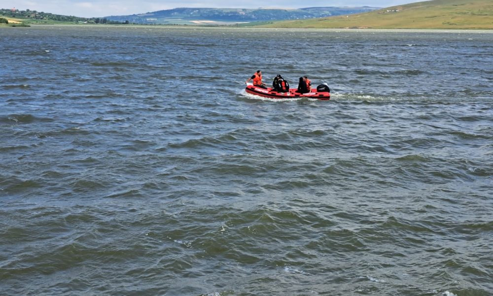 tânăr de 26 de ani, înecat într-un iaz- FOTO – stiriest.ro