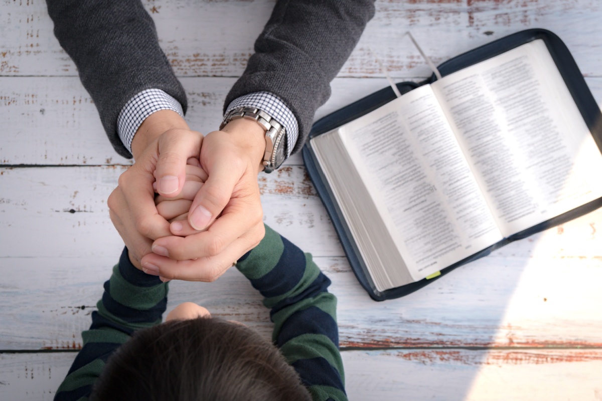 Rolul cărților religioase în educația spirituală a copiilor