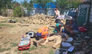 Au scăpat ca prin minune! Tată și fiu, striviți de un perete în Vetrișoaia – stiriest.ro