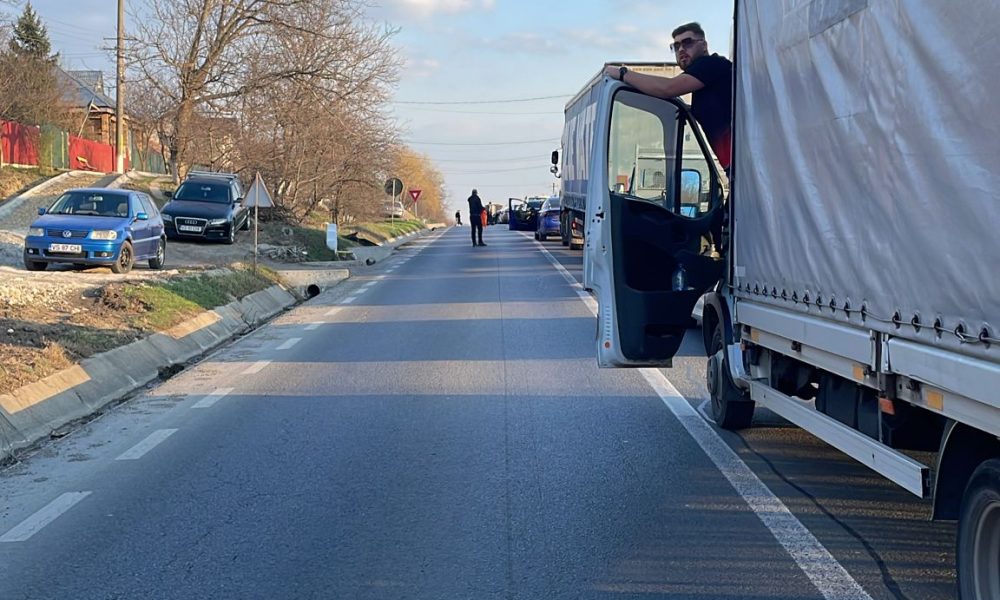 Pieton mort după ce a traversat neregulamentar la Muntenii de Jos, traficul a fost blocat pe ambele sensuri – stiriest.ro