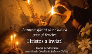 Lumina sfântă să ne aducă pace și fericire! Hristos a înviat!