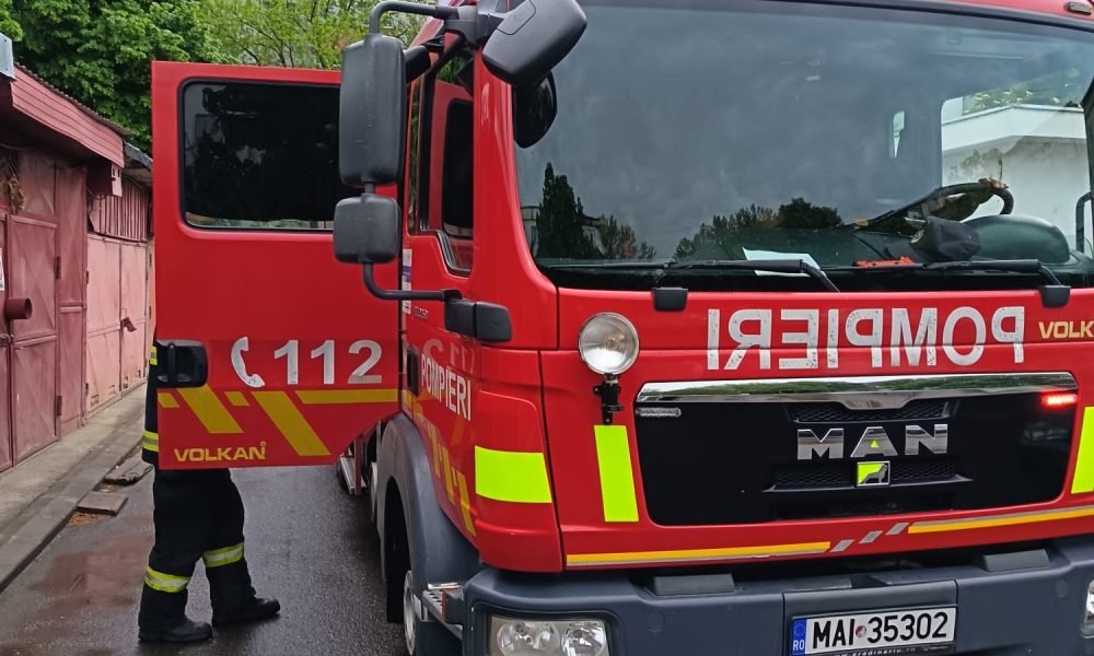 doi bebeluși de 5 luni au rămas blocați într-o mașină încuiată – stiriest.ro